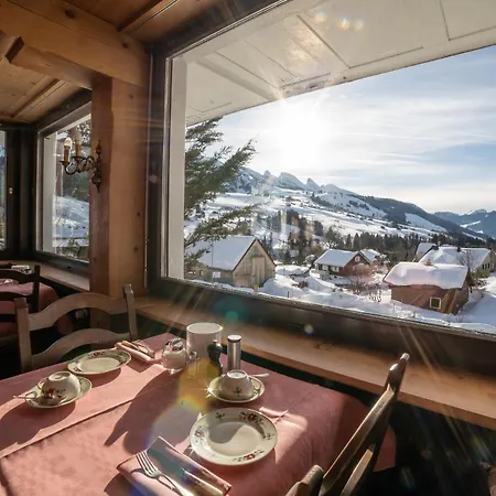 Friedegg לינה וארוחת בוקר *