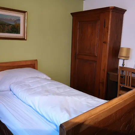 Friedegg לינה וארוחת בוקר