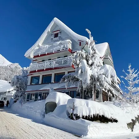 Friedegg לינה וארוחת בוקר *